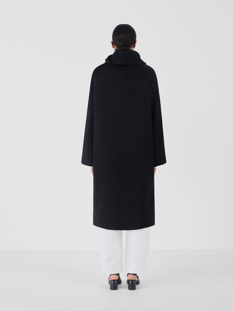 Uma Coat
